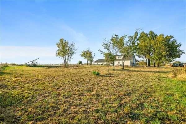 $250,000 | 9393 State Rte 52, Amoret, MO 64722