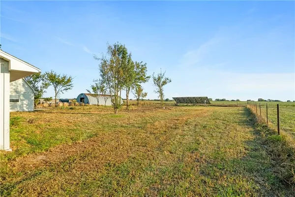 $250,000 | 9393 State Rte 52, Amoret, MO 64722