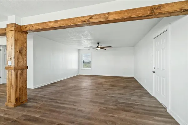 $250,000 | 9393 State Rte 52, Amoret, MO 64722