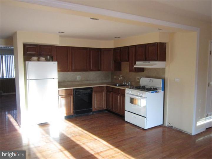 4229 Blair Mill Road Hatboro, PA 19040 - Photo 4 of 11 Kitchen