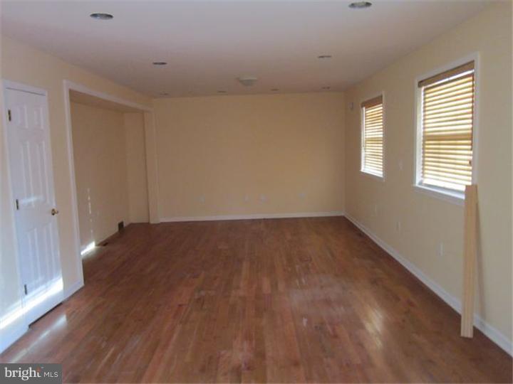 4229 Blair Mill Road Hatboro, PA 19040 - Photo 5 of 11 Living Room