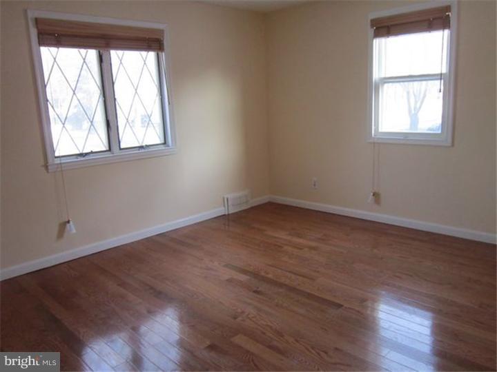 4229 Blair Mill Road Hatboro, PA 19040 - Photo 6 of 11 Bedroom - Main