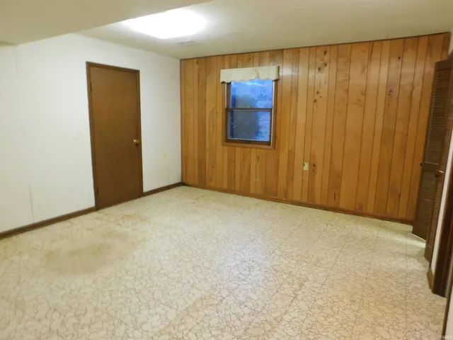 $325,000 | 2100 West Ellsworth Road, Bloomington, IN 47404