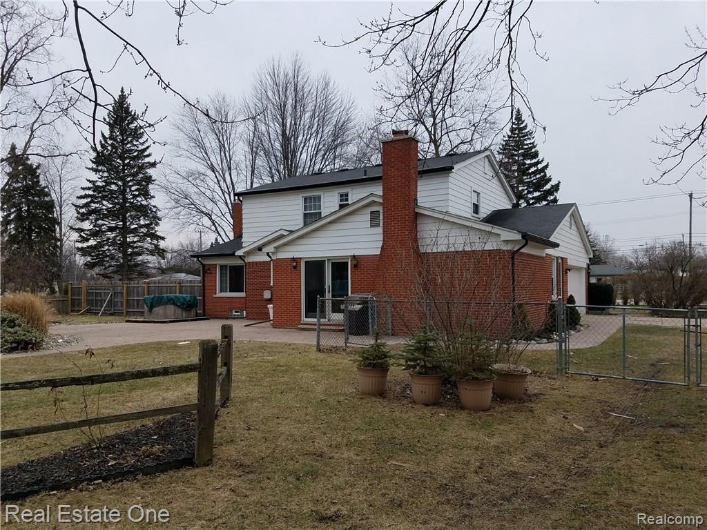 31640 Hayes Road Fraser, MI 48026 - Photo 22 of 22 20170211_143916.jpg
