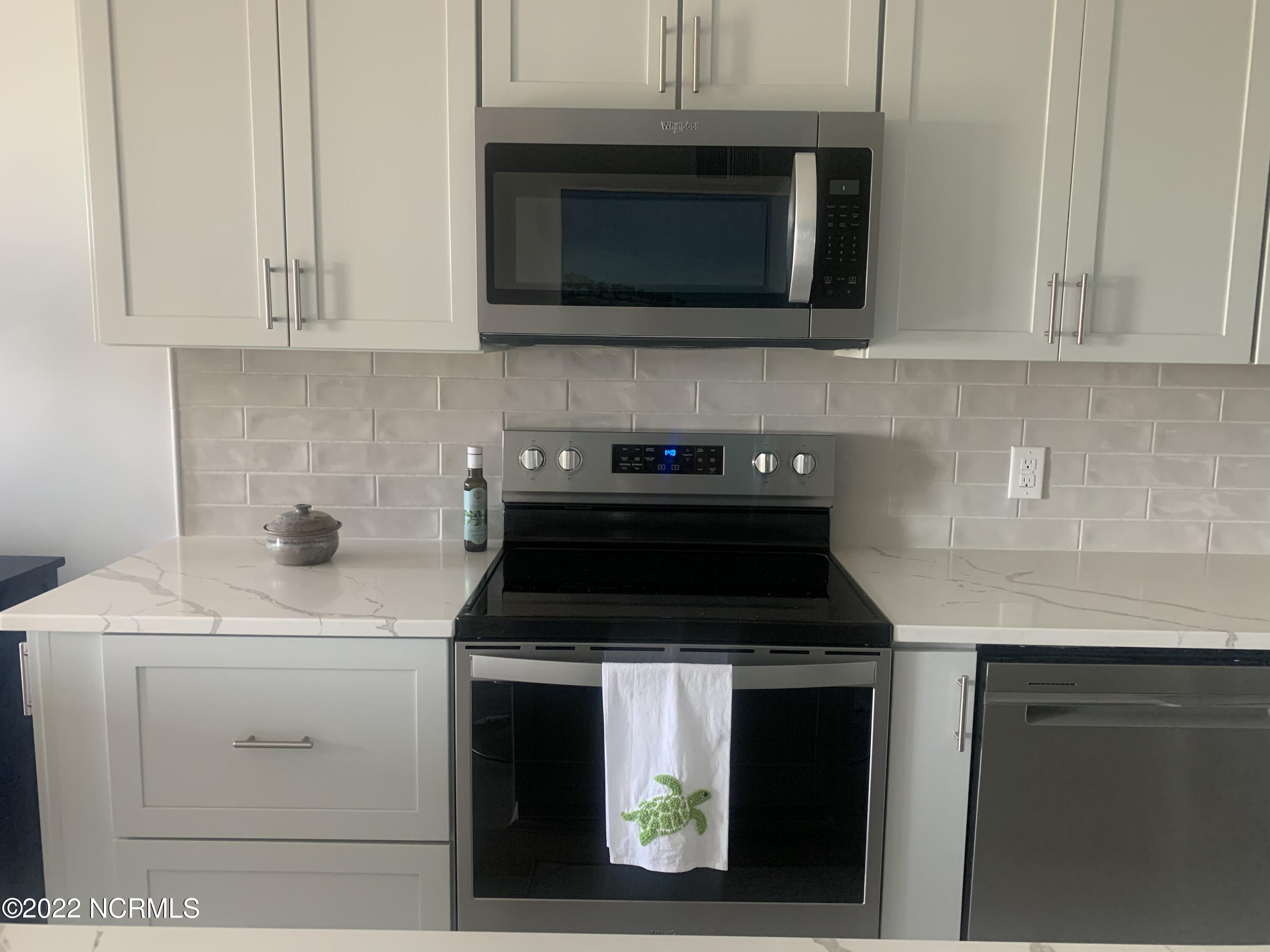 2008 East Fort Macon Road, Unit G 8 Atlantic Beach, NC 28512 - Photo 10 of 55 New Range & Microwave