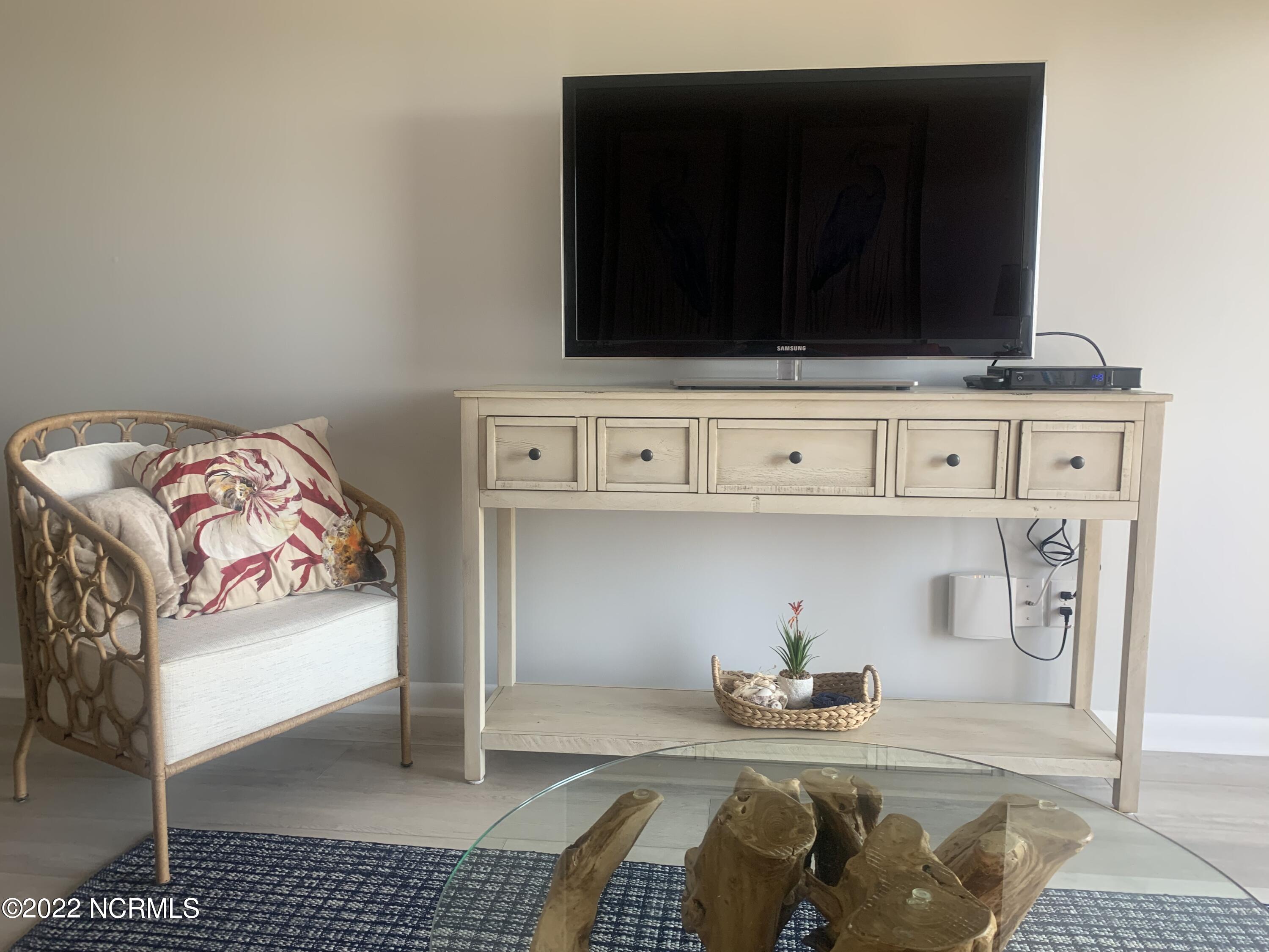 2008 East Fort Macon Road, Unit G 8 Atlantic Beach, NC 28512 - Photo 5 of 55 Living Room