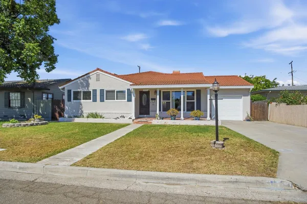 $483,000 | 889 Real Avenue, Newman, CA 95360