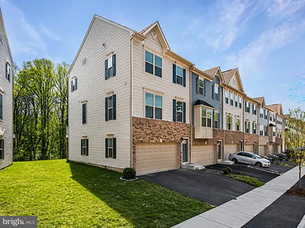 $3,450 | 19753 Green Village Drive, Montgomery Village, MD 20886