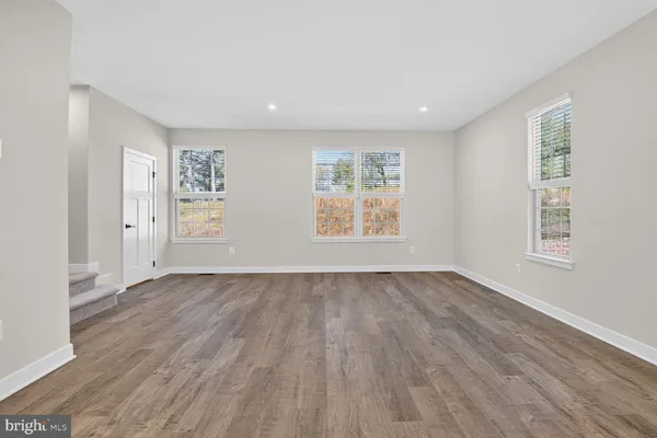 $3,495 | 19753 Green Village Drive, Montgomery Village, MD 20886