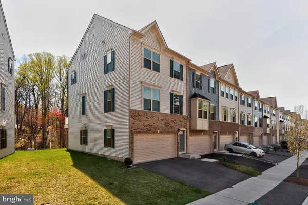 $3,495 | 19753 Green Village Drive, Montgomery Village, MD 20886