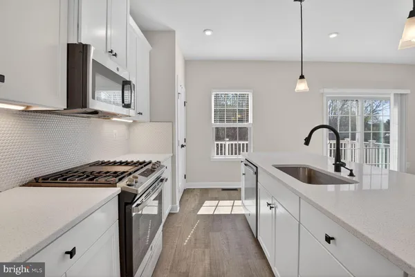 $3,495 | 19753 Green Village Drive, Montgomery Village, MD 20886