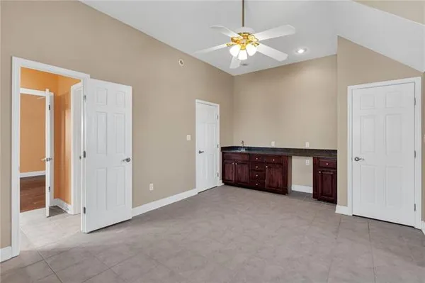 $574,900 | 3633 Lake Michel Court, Gretna, LA 70056