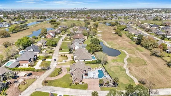 $574,900 | 3633 Lake Michel Court, Gretna, LA 70056