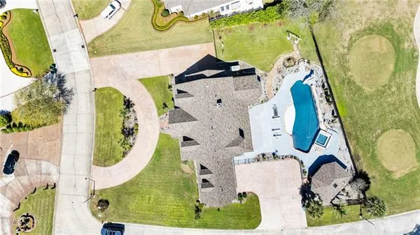 $574,900 | 3633 Lake Michel Court, Gretna, LA 70056