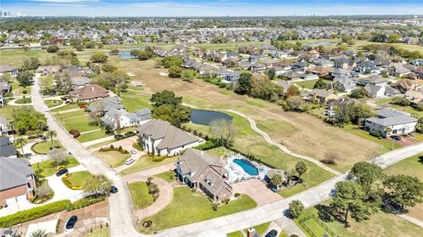 $574,900 | 3633 Lake Michel Court, Gretna, LA 70056