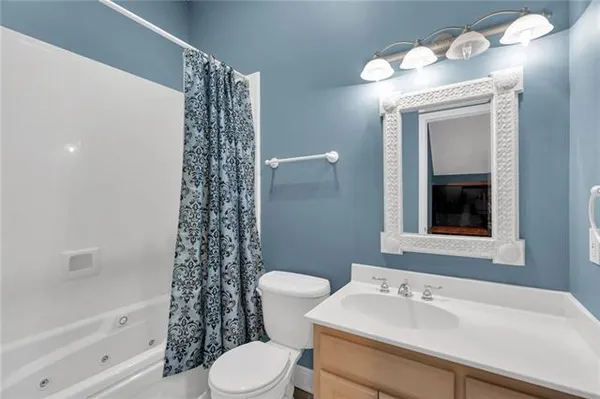 $574,900 | 3633 Lake Michel Court, Gretna, LA 70056