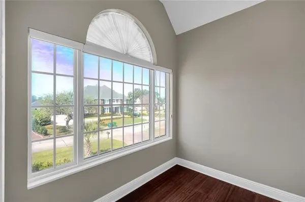 $574,900 | 3633 Lake Michel Court, Gretna, LA 70056