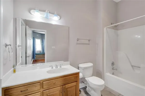 $574,900 | 3633 Lake Michel Court, Gretna, LA 70056