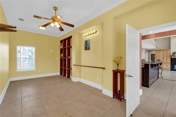 $574,900 | 3633 Lake Michel Court, Gretna, LA 70056