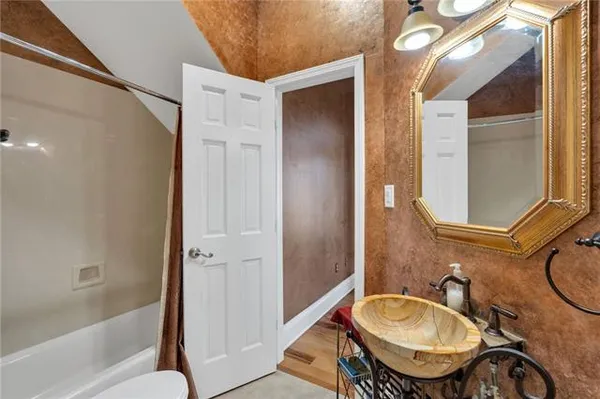 $574,900 | 3633 Lake Michel Court, Gretna, LA 70056