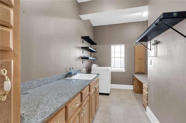 $574,900 | 3633 Lake Michel Court, Gretna, LA 70056