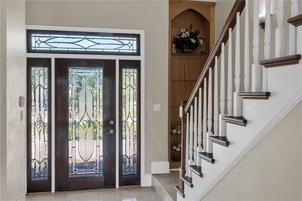 $574,900 | 3633 Lake Michel Court, Gretna, LA 70056