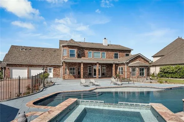 $574,900 | 3633 Lake Michel Court, Gretna, LA 70056