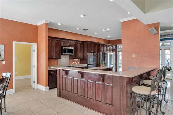 $574,900 | 3633 Lake Michel Court, Gretna, LA 70056