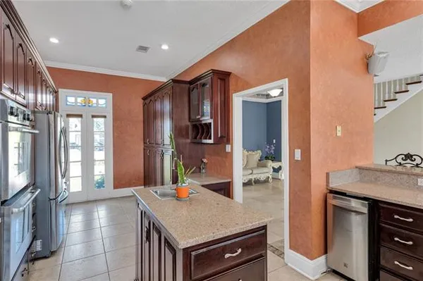 $574,900 | 3633 Lake Michel Court, Gretna, LA 70056