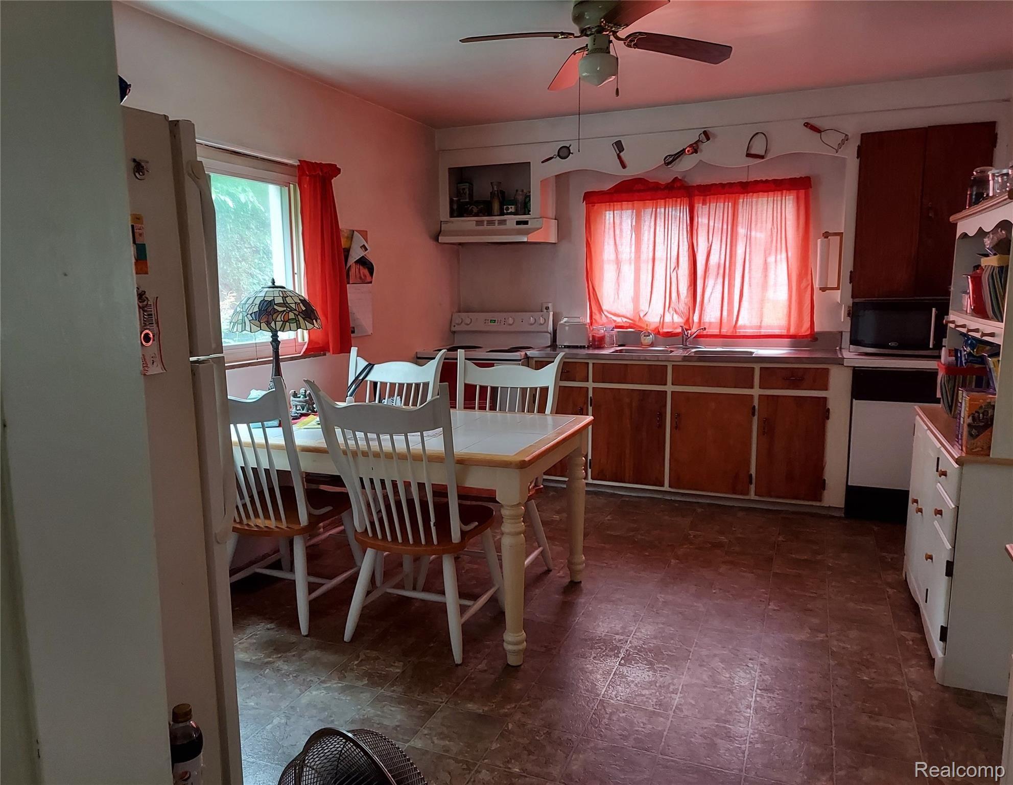5910 Lakeshore Road Lexington, MI 48450 - Photo 6 of 12 5910 Kitchen Dining combo.JPG