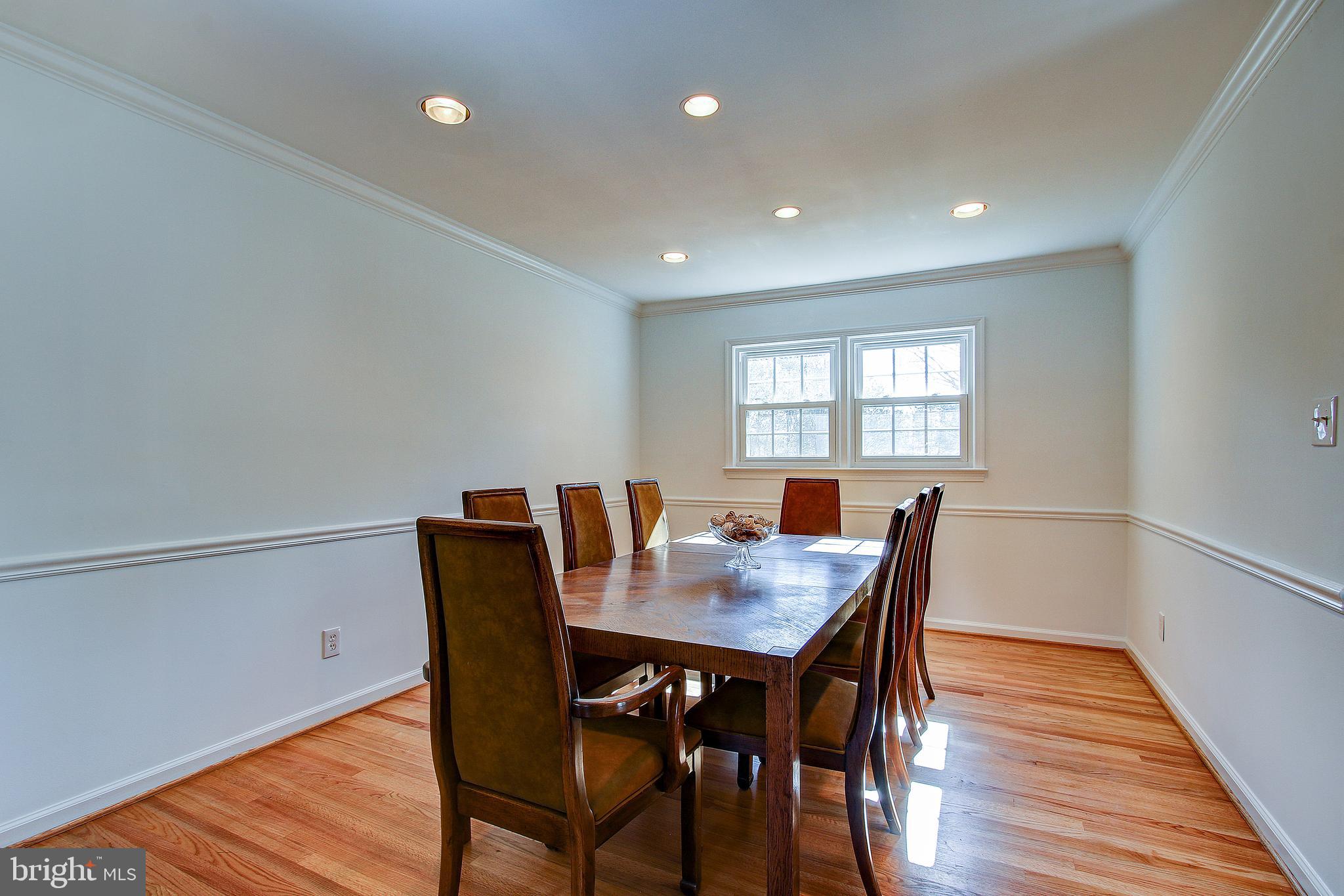 9216 Bells Mill Road Potomac, MD 20854 - Photo 9 of 36 Gallery Image 9