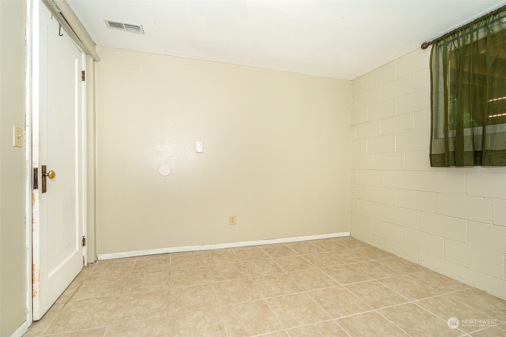 50 Northeast Riddell Road Bremerton, WA 98311 - Photo 34 of 40 Gallery Image 34