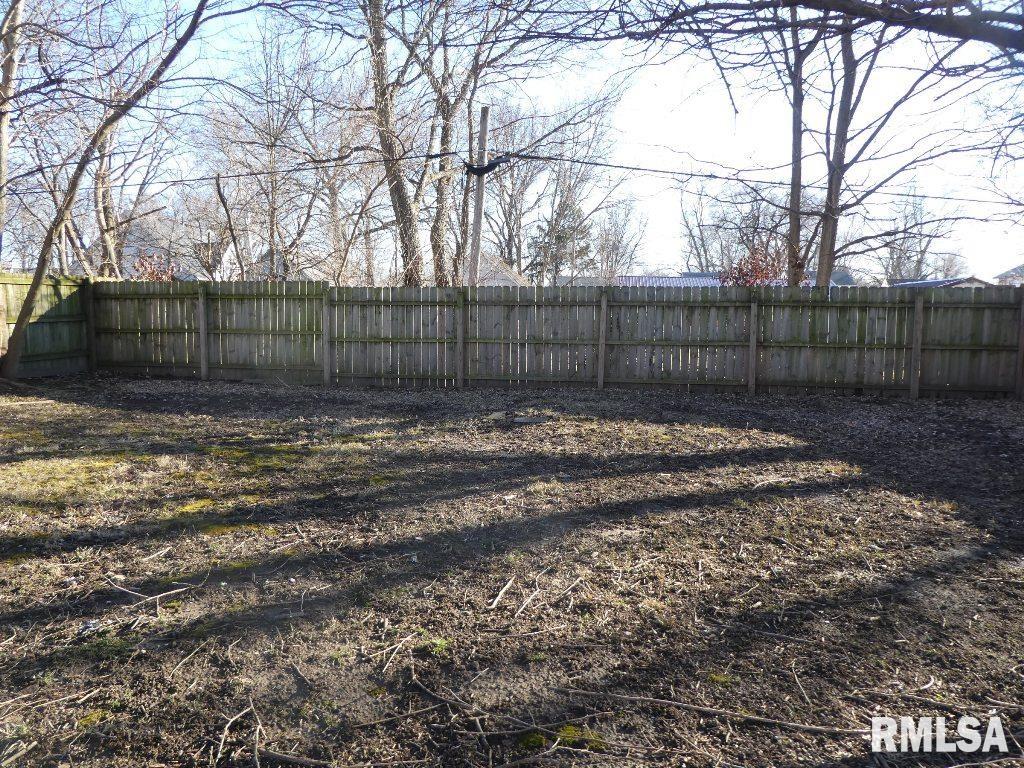 614 West Calhoun Avenue Springfield, IL 62702 - Photo 4 of 9