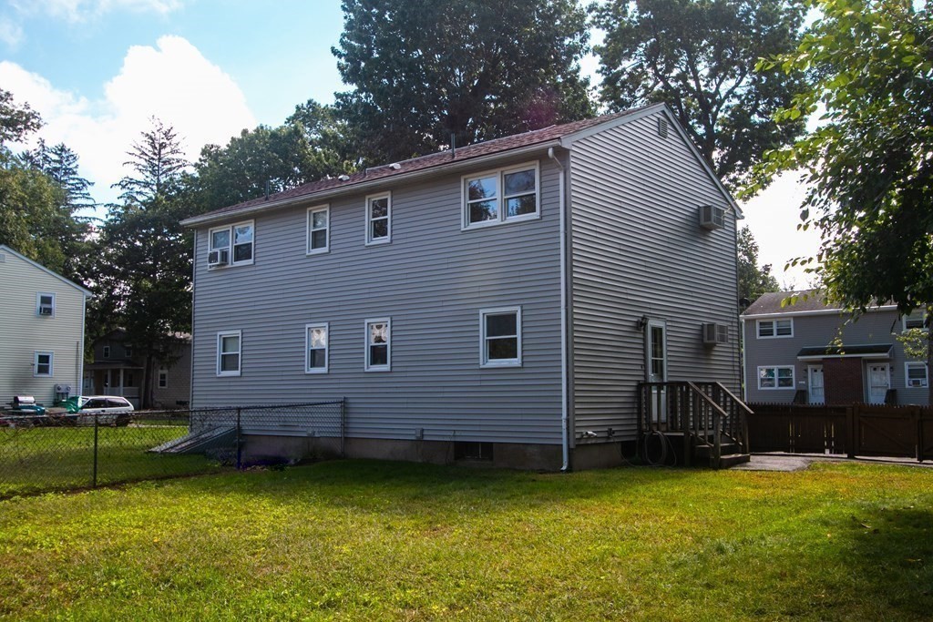 64-66 Moulton Street Springfield, MA 01118 - Photo 4 of 26 Gallery Image 4