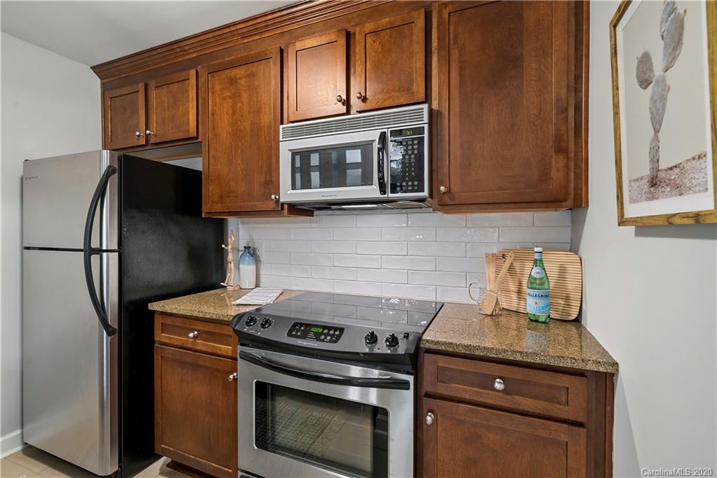 308 Queens Road, Unit 27 Charlotte, NC 28204 - Photo 12 of 35 Gallery Image 12