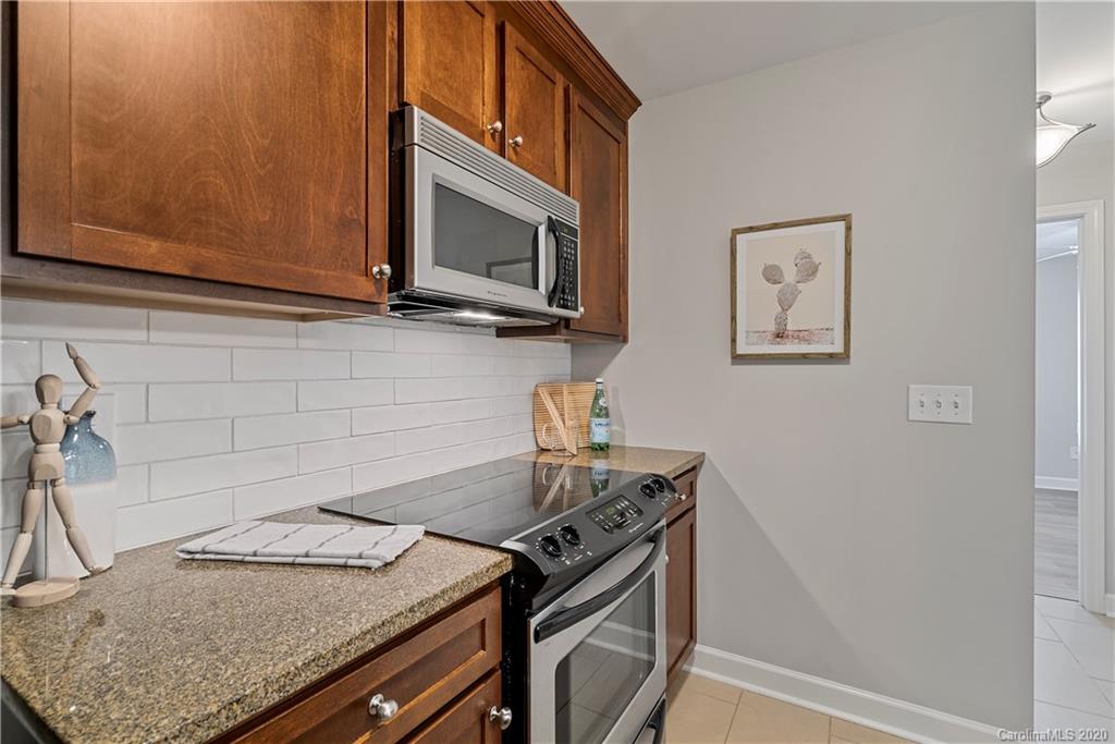 308 Queens Road, Unit 27 Charlotte, NC 28204 - Photo 14 of 35 Gallery Image 14