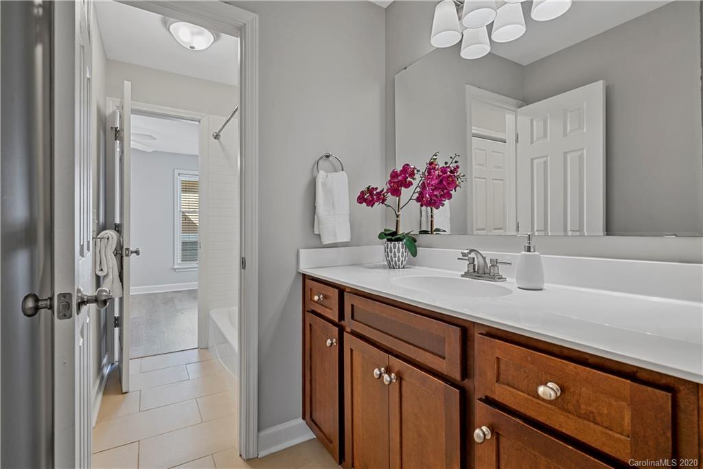 308 Queens Road, Unit 27 Charlotte, NC 28204 - Photo 23 of 35 Gallery Image 23