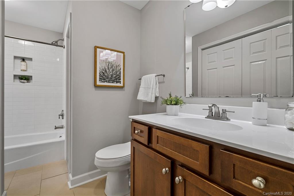 308 Queens Road, Unit 27 Charlotte, NC 28204 - Photo 26 of 35 Gallery Image 26