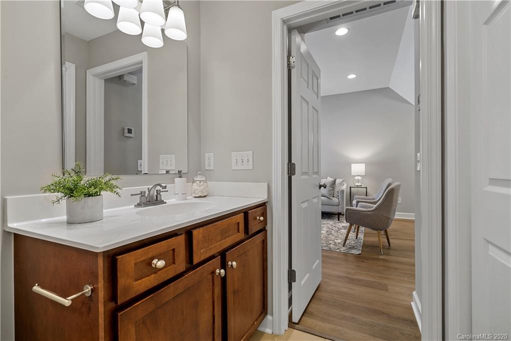 308 Queens Road, Unit 27 Charlotte, NC 28204 - Photo 27 of 35 Gallery Image 27