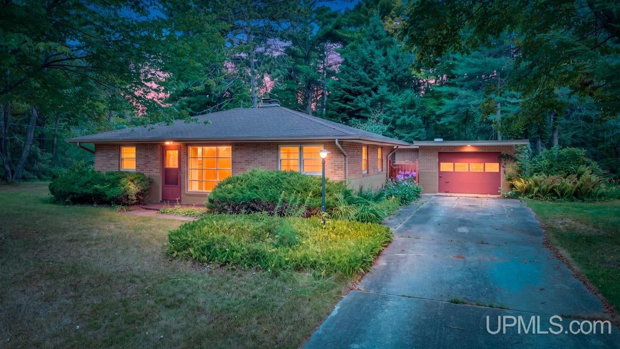 5328 12th Road Escanaba, MI 49829 - Photo 1 of 34 Gallery Image 1