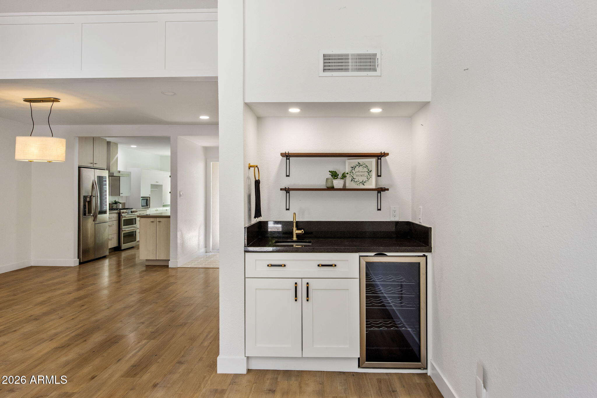 216 West Winged Foot Road Phoenix, AZ 85023 - Photo 11 of 39
