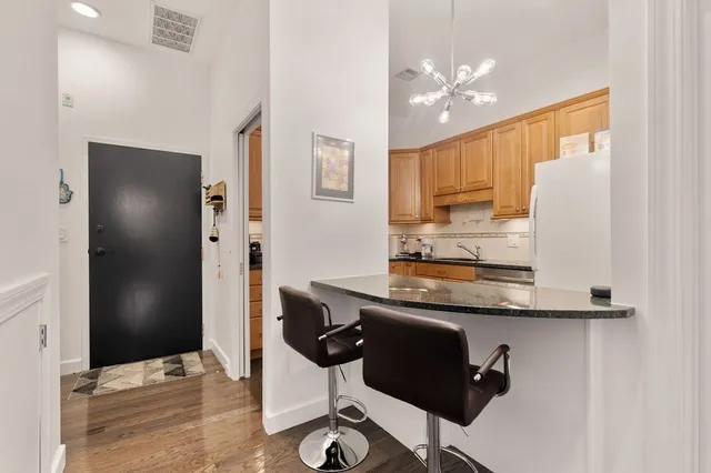 $5,570 | 130 Appleton Street, Unit 2C, Boston, MA 02116