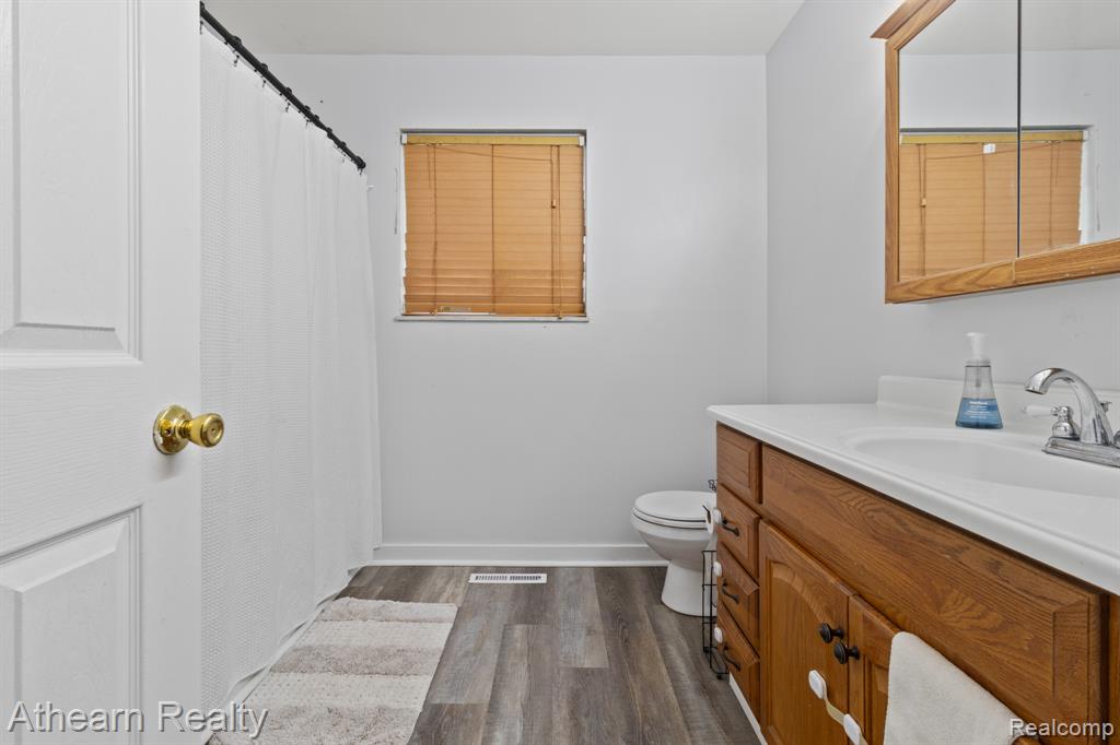 7156 Sharp Road Swartz Creek, MI 48473 - Photo 19 of 32