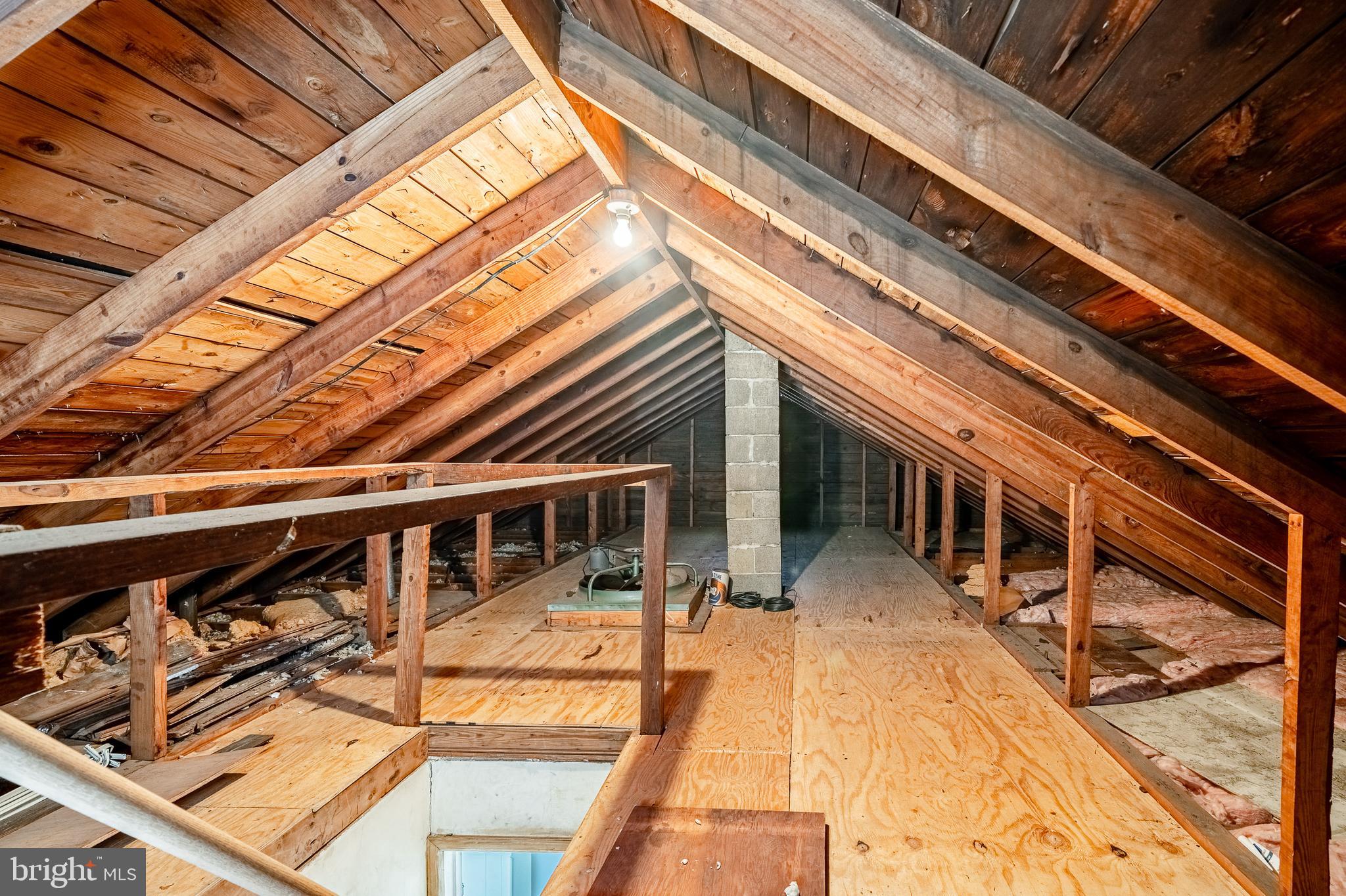 8 Garrett Road Wilmington, DE 19809 - Photo 23 of 37 a view of a balcony with chairs