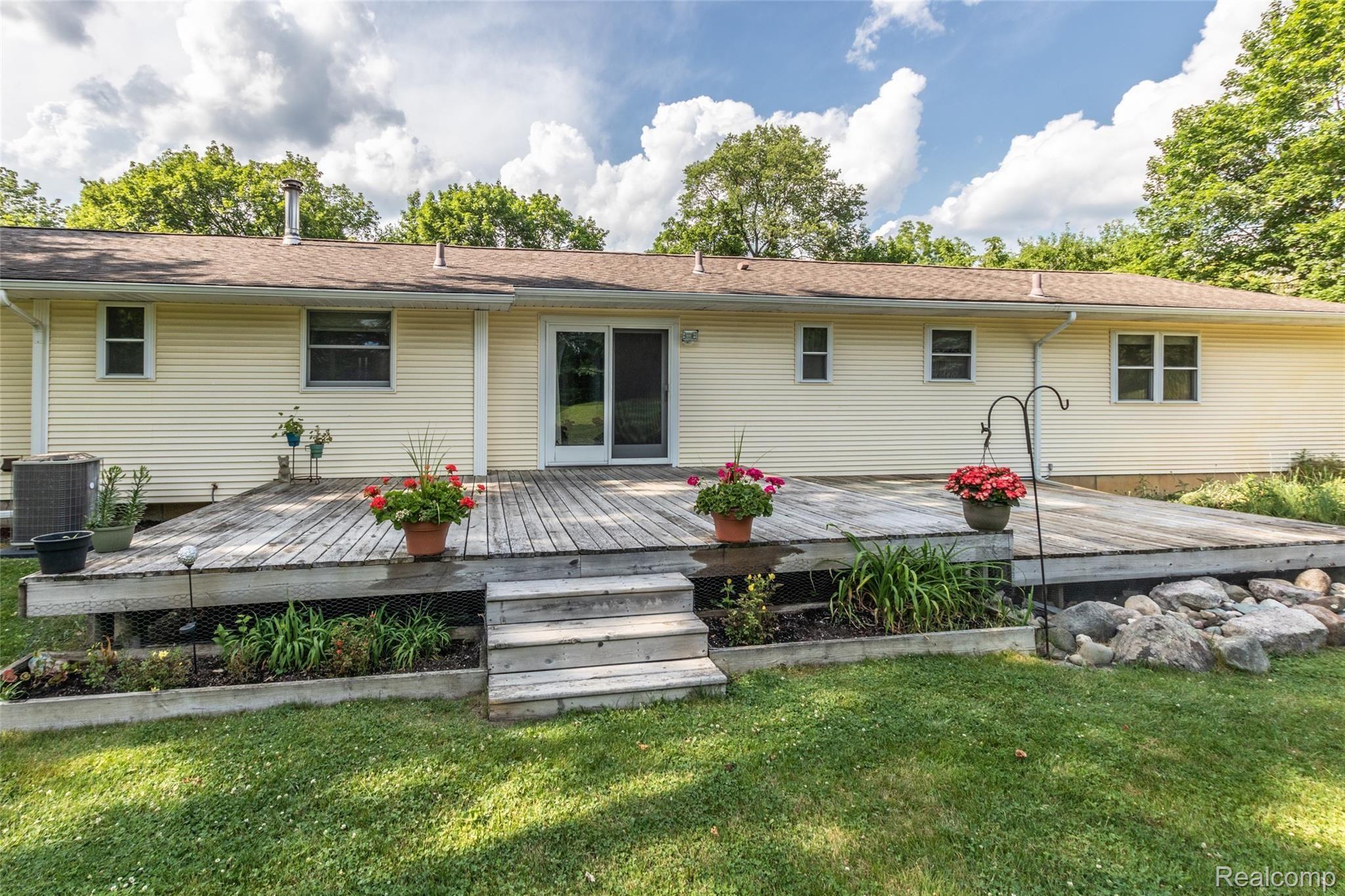 1500 East Rattalee Lake Road Holly, MI 48442 - Photo 55 of 62 20210611_1500 E Rattalee Lake Rd_063.jpg