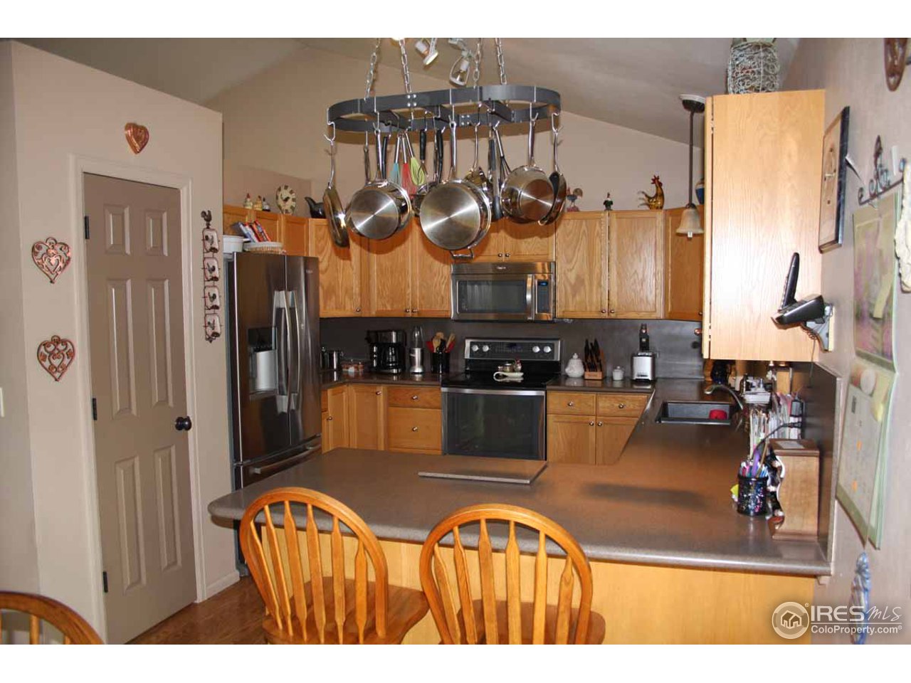 Updated vaulted kitchen