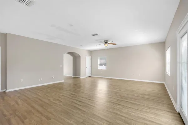 $3,700 | 3116 West Hartnett Avenue, Tampa, FL 33611