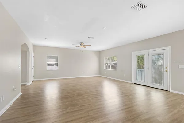 $3,700 | 3116 West Hartnett Avenue, Tampa, FL 33611