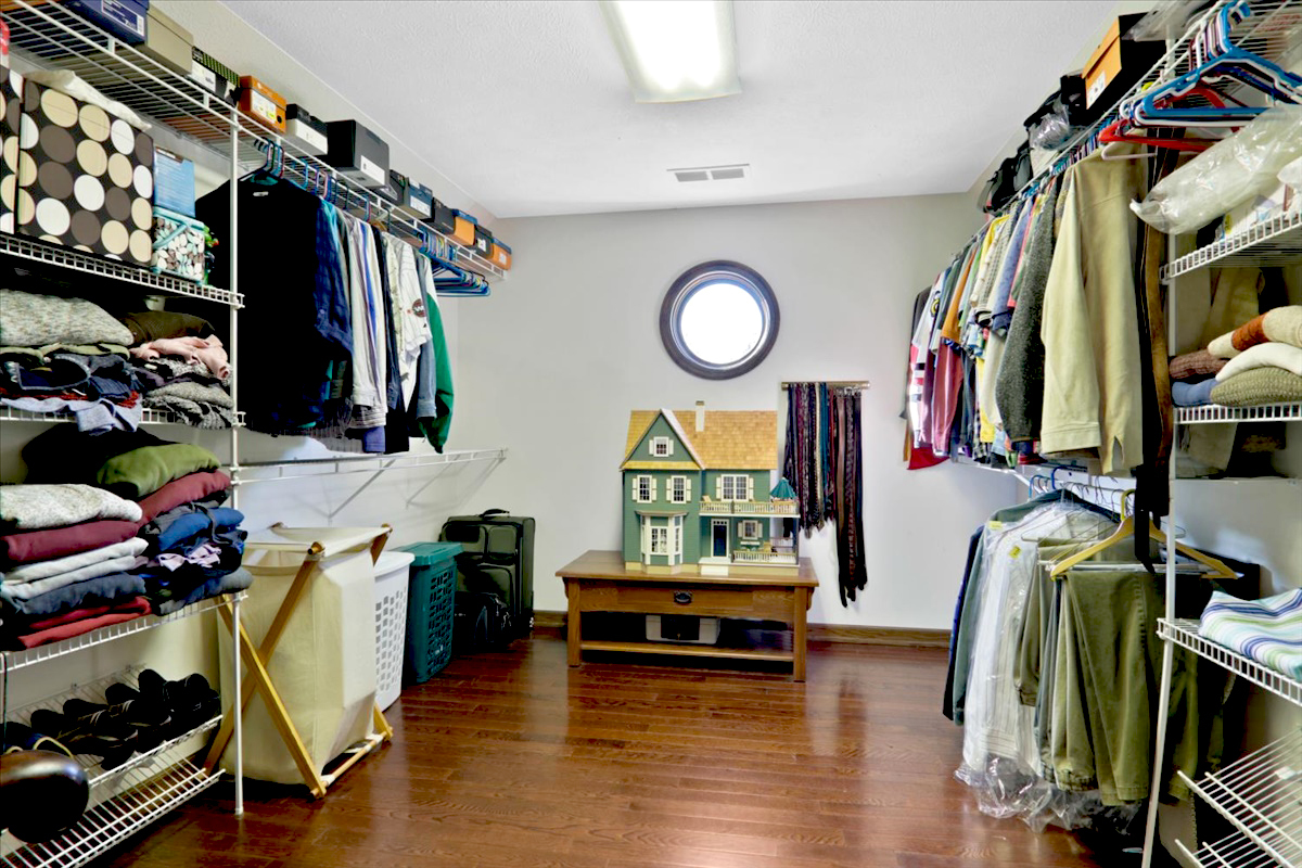 20379 Cedar Avenue Downs, IL 61736 - Photo 64 of 97 a view of a room with gym equipment