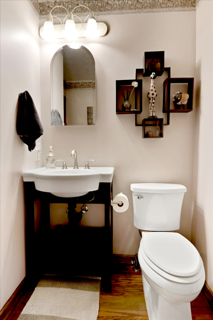 20379 Cedar Avenue Downs, IL 61736 - Photo 67 of 97 a bathroom with a sink toilet and mirror